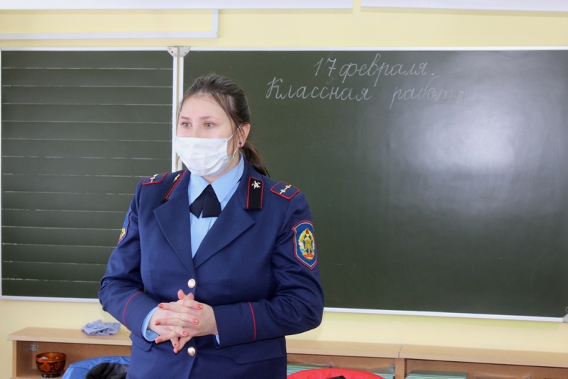 v stolichnoy gimnazii 4 sostoyalsya dialog o bezopasnosti 1613565902688927025 800x800