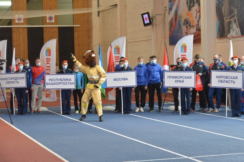 v udmurtii sostoyalas ceremoniya otkrytiya vserossiyskih sorevnovaniy po pozharno spasatelnomu sportu1614678056936402614800x800