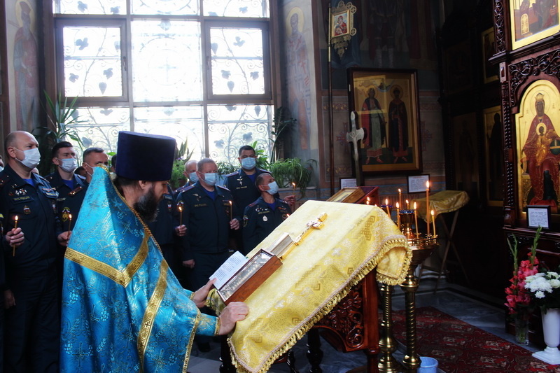v hrame rozhdestva hristova sostoyalsya blagodarstvennyy moleben pered ikonoy bozhiey materi neopalimaya kupina 1631876004469501999 800x800