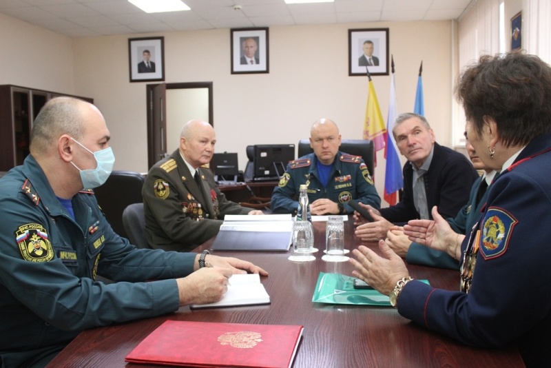 v chuvashiyu s rabochim vizitom pribyl predsedatel povolzhskogo soveta veteranov pozharnyh i spasateley petr tretyakov 16383676881557766161 800x800