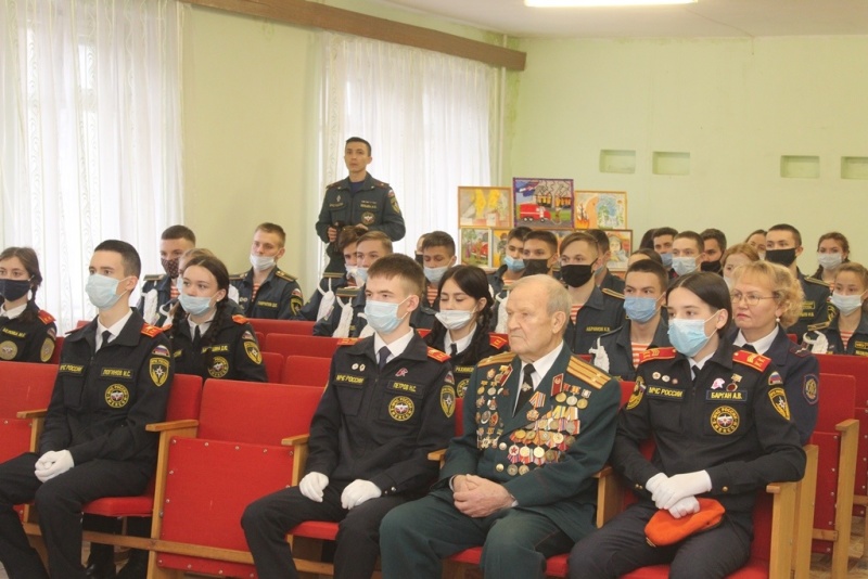v chuvashiyu s rabochim vizitom pribyl predsedatel povolzhskogo soveta veteranov pozharnyh i spasateley petr tretyakov 163836768835852517 800x800
