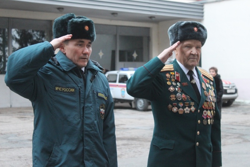 v chuvashiyu s rabochim vizitom pribyl predsedatel povolzhskogo soveta veteranov pozharnyh i spasateley petr tretyakov 16383676891331853938 800x800