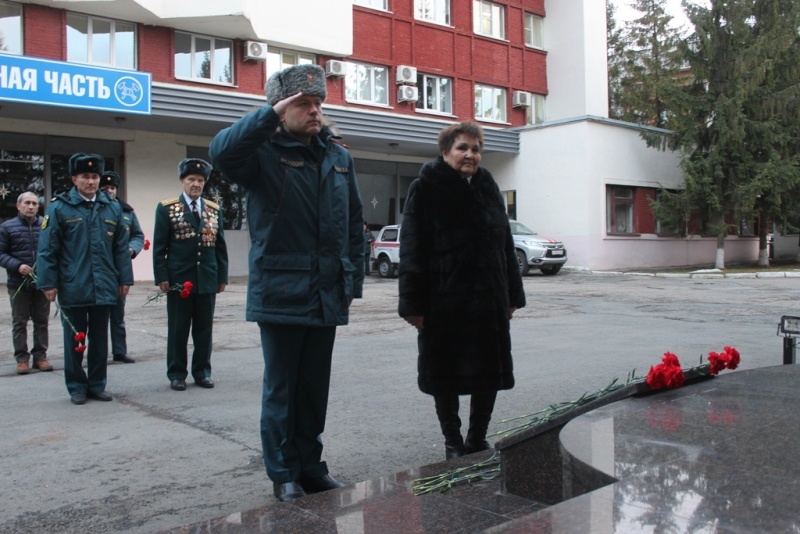 v chuvashiyu s rabochim vizitom pribyl predsedatel povolzhskogo soveta veteranov pozharnyh i spasateley petr tretyakov 1638367689179679165 800x800