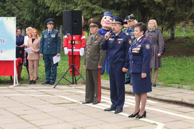 v chuvashii startoval mezhregionalnyy etap smotra konkursa na zvanie luchshaya druzhina yunyh pozharnyh rossii 1652887704376465293 800x800