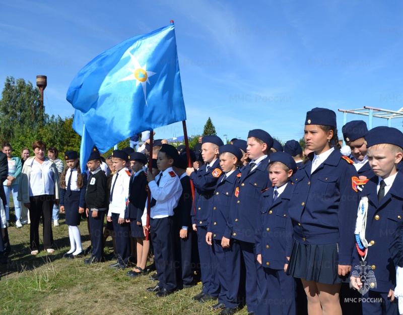 1 sentyabrya sotrudniki i veterany mchs rossii proveli dlya uchashchihsya chuvashii otkrytye uroki obzh 1693574726596248605 800x800 watermark