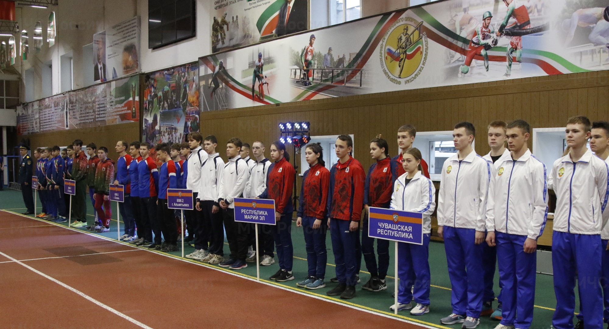 nizhnekamskie rebyata snova s glavnym trofeem 1732280608503516790 2000x2000 watermark